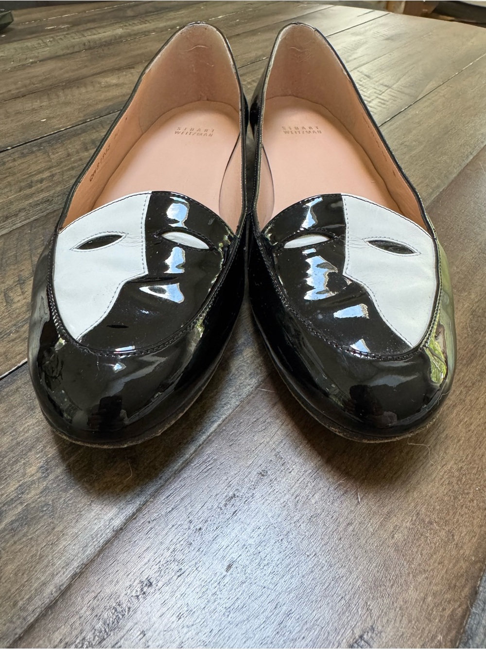 Stuart Weitzman | Theatre Mask Patent Leather Loafer Flats - Picture 5 of 10